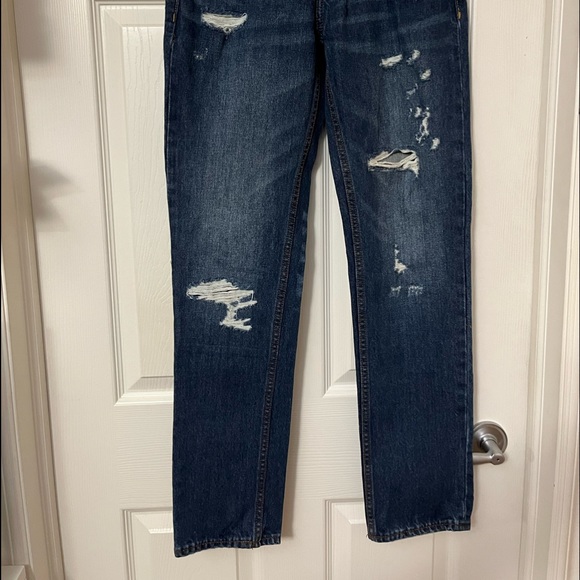 Distressed blue jeans. Excellent condition - Picture 2 of 4